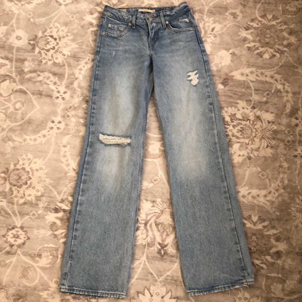 Levi’s Low rise loose woman’s jeans size 23